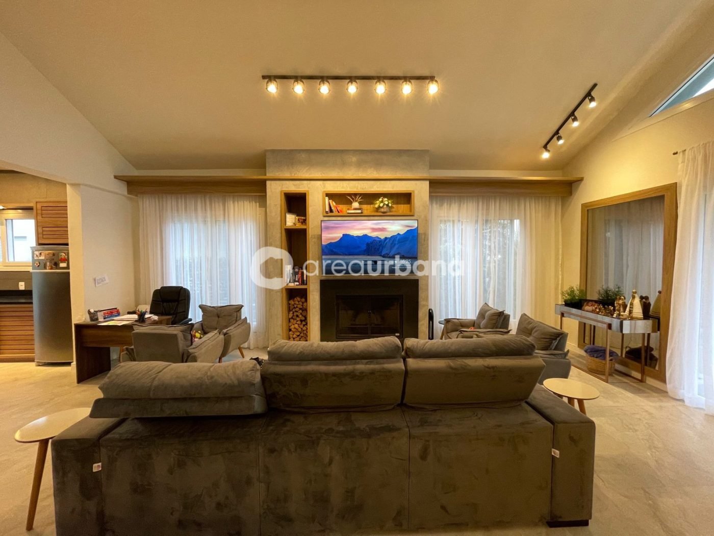 WhatsApp Image 2023-11-08 at 10.32.16 (1)